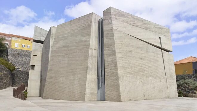 Iglesia y Centro Comunitario del Santísimo Redentor, en Las Chumberas (Tenerife)