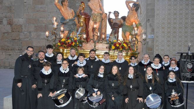 El paso y algunos cofrades