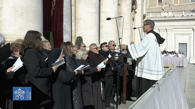 El coro que acompañó la misa en el Jubileo de los Coros