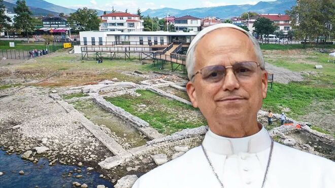 Montaje de León XIV ante las ruinas del templo de san Neófito