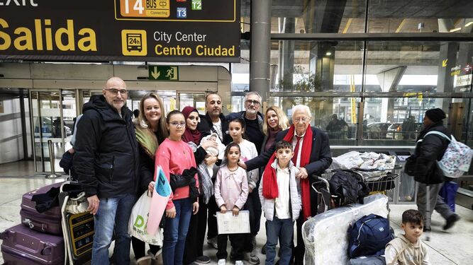 El doctor Refaat Alathamna y su familia, acogidos por Mensajeros de la Paz