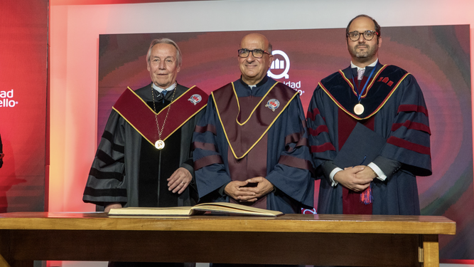 Cardenal Fernando Chomali, doctor 'honoris causa'