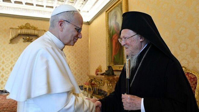 León XIV y el patriarca de Constantinopla, Bartolomé I