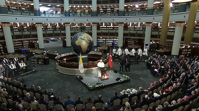 León XIV, durante su discurso