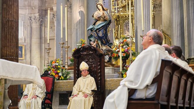 Ramón Valdivia, en la sede del obispo de Cádiz
