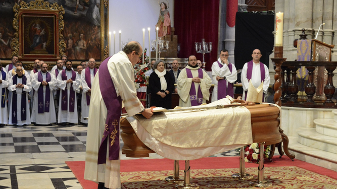 Misa exequial de Bernardo Álvarez