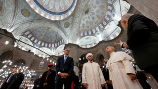 León XIV, en la mezquita azul de Estambul