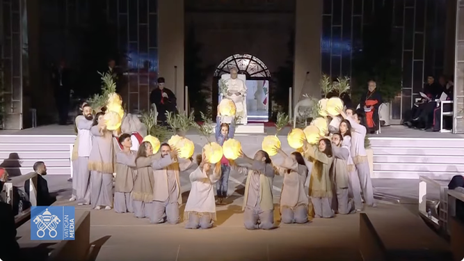 Los jóvenes y su apuesta por la paz, interpretada ante el Papa