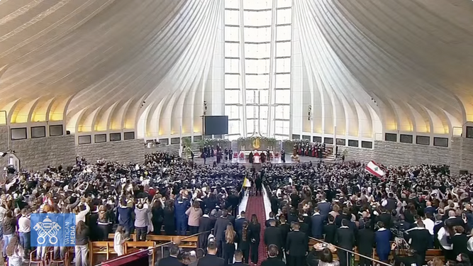 Leon XIV en el Santuario de Nuestra Señora del Líbano en Harissa