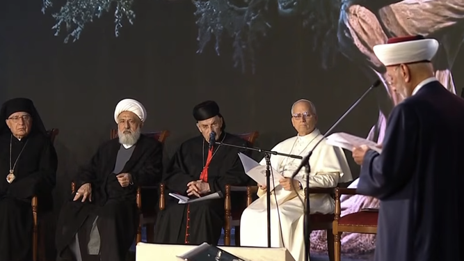 Un momento del encuentro interreligioso