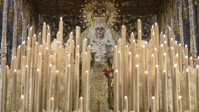 La Macarena, en la salida de la 'madrugá' de la Semana Santa