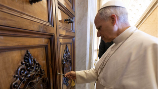 El Papa, en una visita al Palacio Apostólico