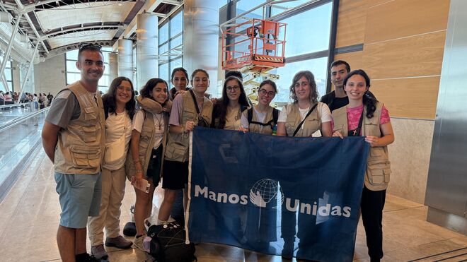 Un grupo de jóvenes voluntarios