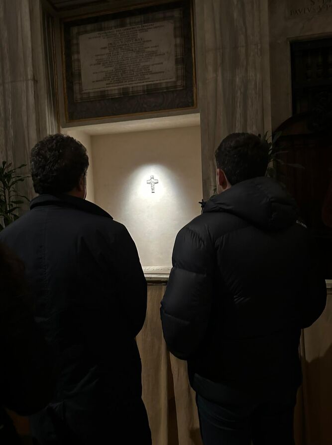 Juan Cuatrecasas y su hijo, en Santa María la Mayor