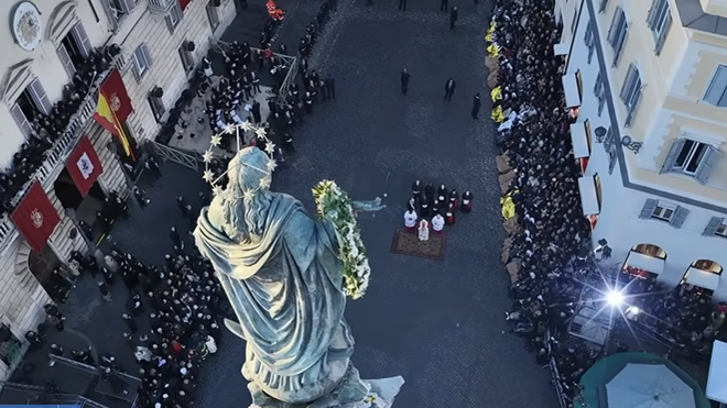 León XIV, a los pies de la Inmaculada