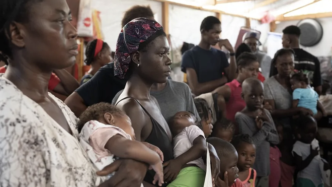 Mujeres y niños desplazadas en Haití