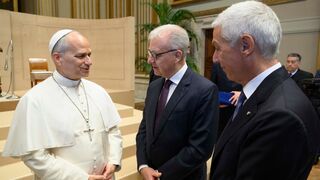 Audiencia de León XIV con directivos y funcionarios de los servicios de inteligencia italianos